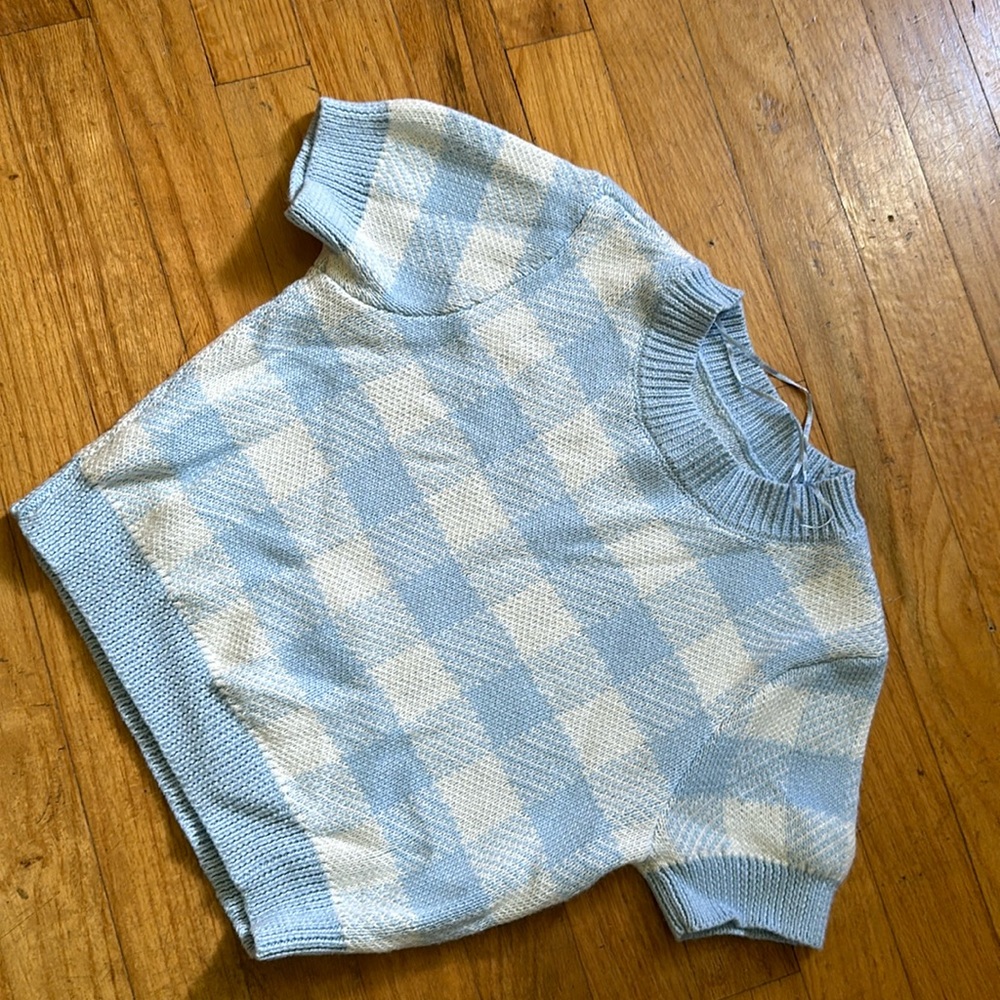 Cropped sweater like new